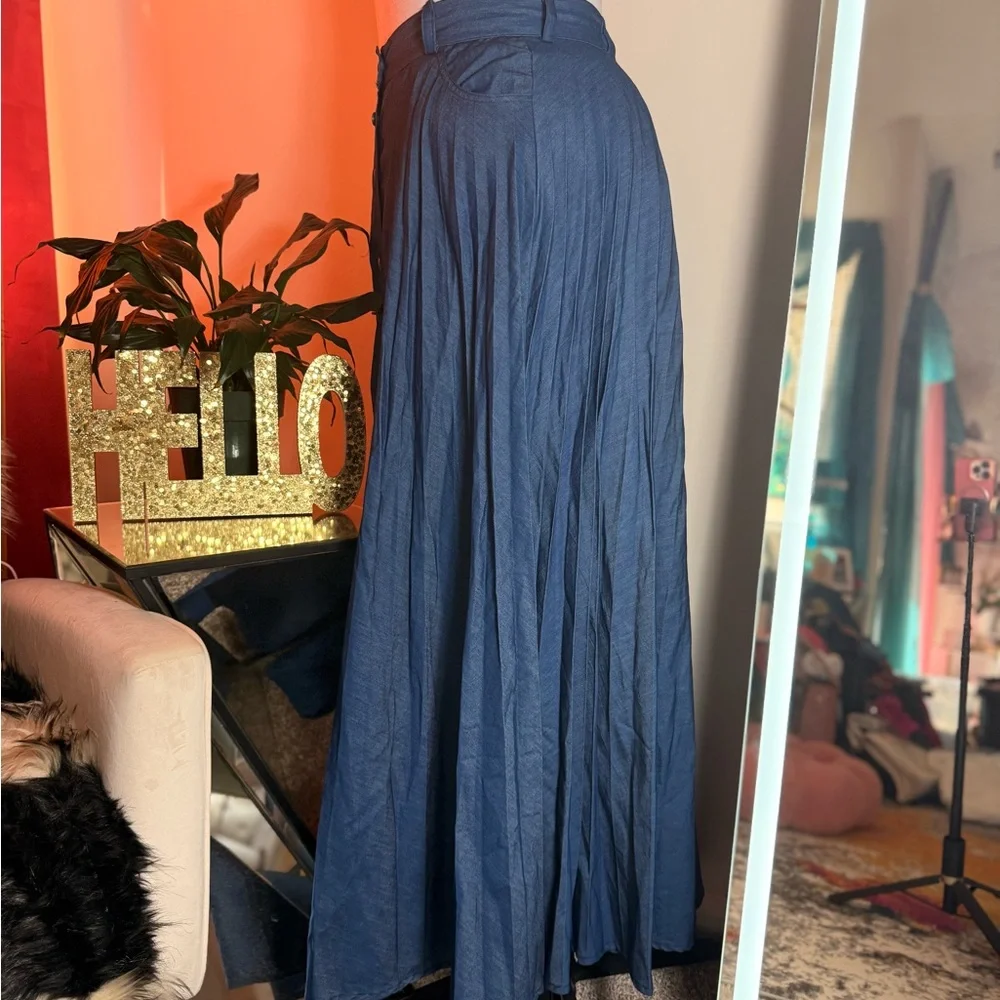 Elegant Blue Pleated Maxi Skirt w/ Pockets - Picture 5 of 7